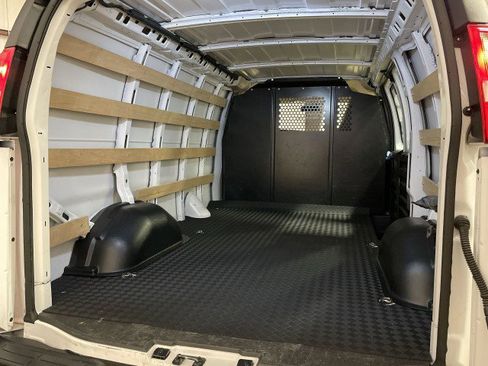 Used 2023 Chevrolet Express 2500 w/ Driver Convenience Package image 21
