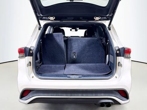 Used 2021 Toyota Highlander XSE image 24