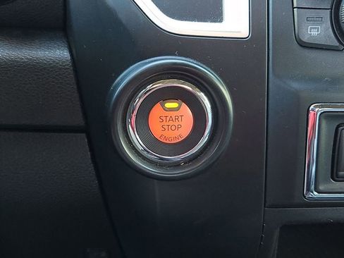 Used 2018 Nissan Titan SL w/ Midnight Edition image 20