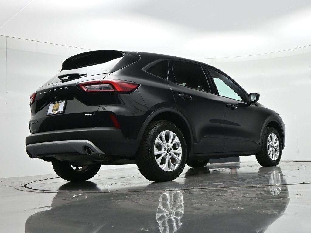 Used 2025 Ford Escape Active w/ Cold Weather Package AWD/4WD image 21