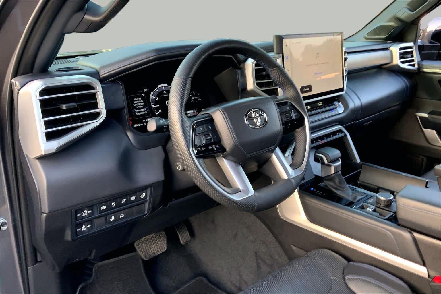 Used 2025 Toyota Tundra Platinum AWD/4WD image 18
