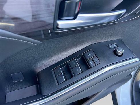 Certified 2025 Toyota Highlander Limited image 19