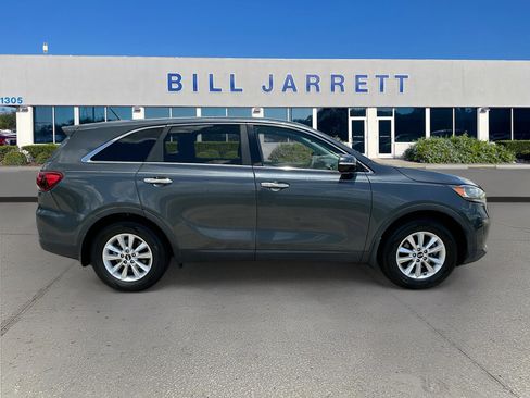Used 2020 Kia Sorento LX FWD image 8