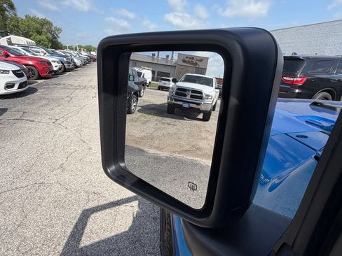 Used 2023 Jeep Gladiator Sport AWD/4WD image 13
