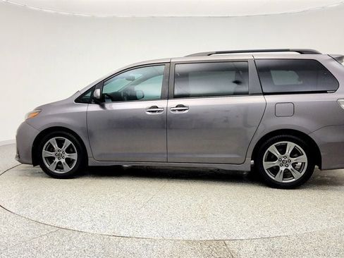 Used 2018 Toyota Sienna SE Premium image 8