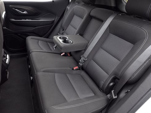 Used 2024 GMC Terrain SLE image 25