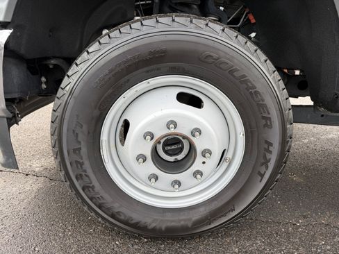 Used 2025 Ford F350 XLT image 34