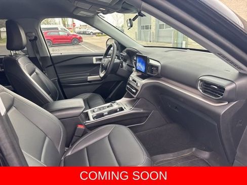 Used 2023 Ford Explorer XLT w/ Equipment Group 202A AWD/4WD image 6