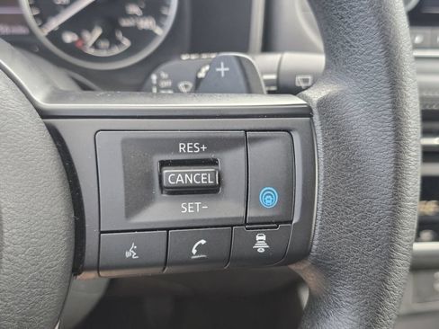 Used 2024 Nissan Rogue SV AWD/4WD image 30