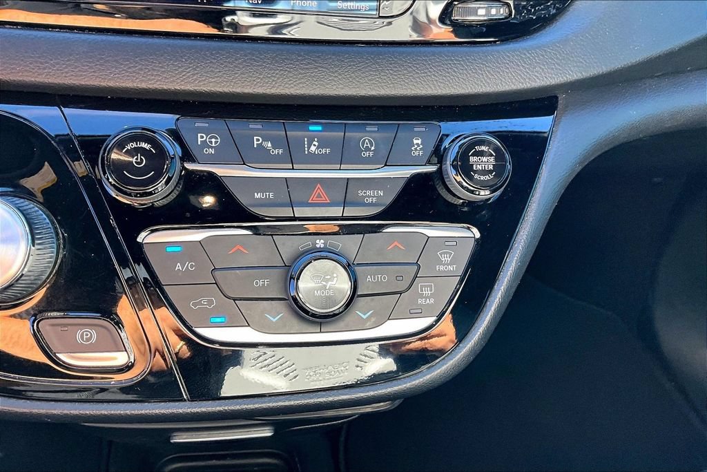 Used 2020 Chrysler Pacifica Touring-L Plus w/ Advanced Safetytec Group FWD image 24