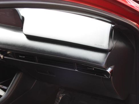 Used 2021 MAZDA MAZDA3 s image 21