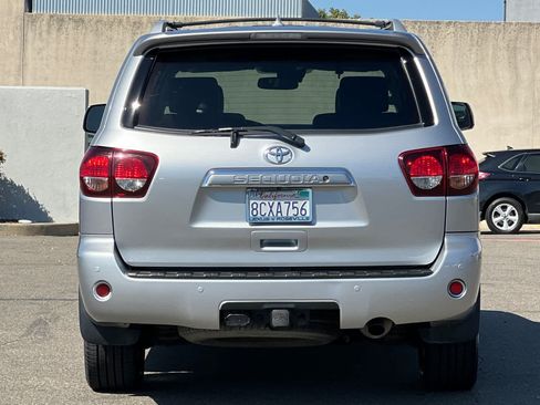 Used 2018 Toyota Sequoia Platinum w/ Carpet Mat Package AWD/4WD image 8