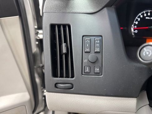 Used 2006 Cadillac STS w/ Preferred Equipment Group image 10