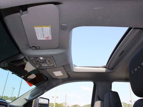 Used 2022 GMC Sierra 2500 Denali w/ Denali Black Diamond Edition image 23