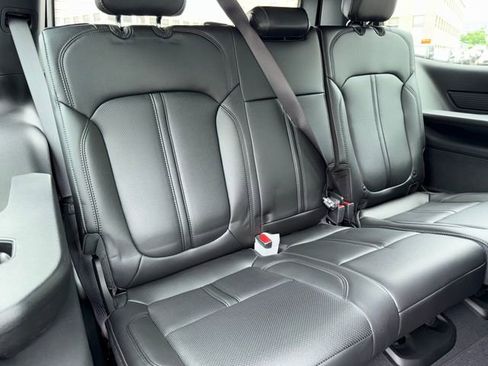 New 2025 Jeep Wagoneer Base w/ Premium Group I image 24