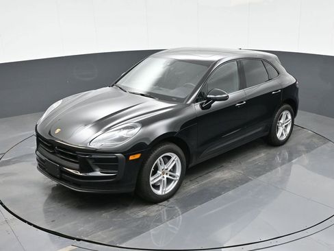 Certified 2025 Porsche Macan image 26