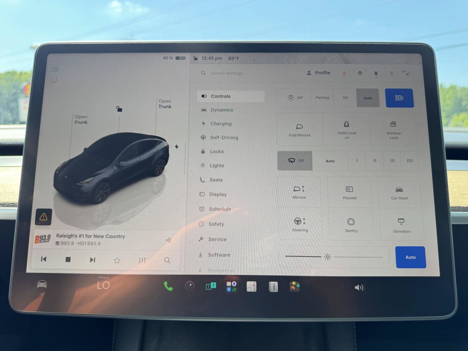 Used 2024 Tesla Model Y Long Range AWD/4WD image 23