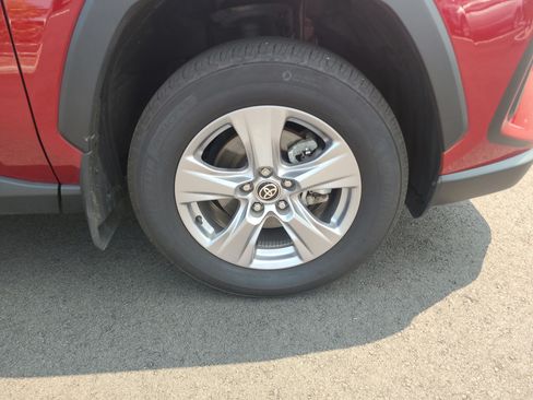 Certified 2025 Toyota RAV4 XLE w/ Convenience Package AWD/4WD image 12