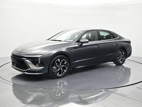 Used 2025 Hyundai Sonata SEL AWD/4WD image 1