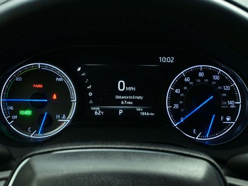 Used 2022 Toyota Venza XLE image 25