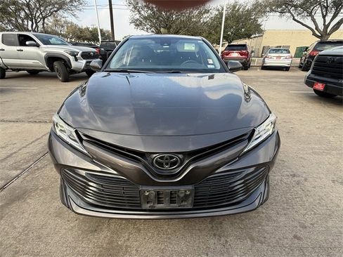 Used 2019 Toyota Camry LE image 2