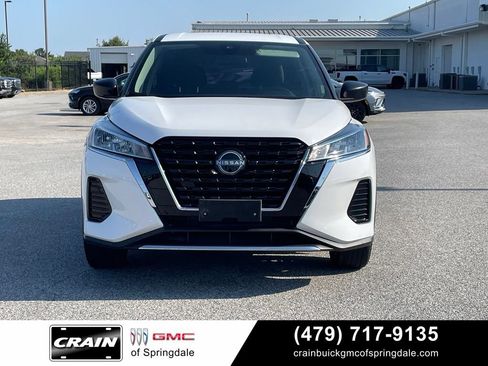 Used 2023 Nissan Kicks S FWD image 2