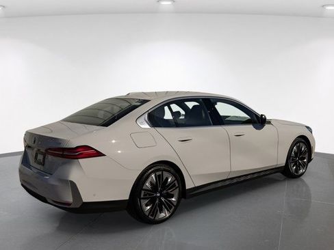 New 2025 BMW 530i xDrive 530i xDrive image 9