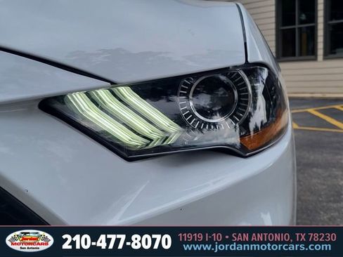 Used 2020 Ford Mustang Coupe RWD image 9
