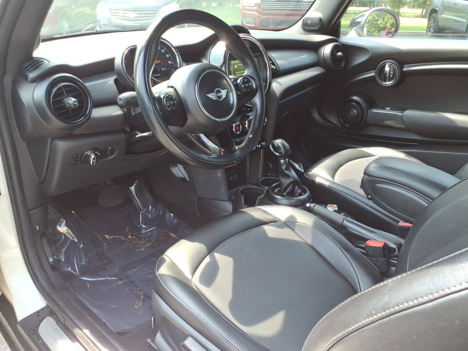 Used 2018 MINI Cooper Convertible FWD image 11