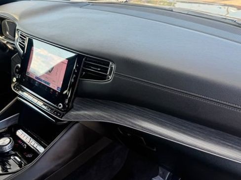 Used 2024 Jeep Wagoneer Series III w/ Flexible Seating Group image 22