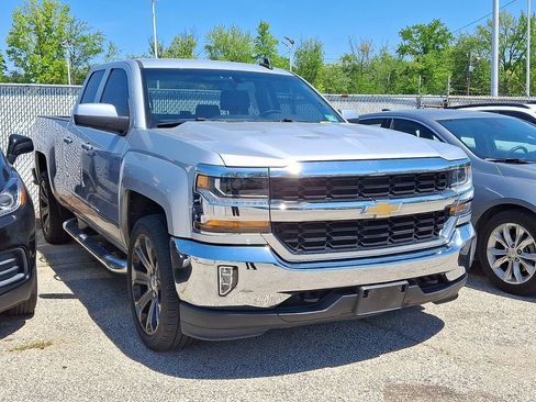 Used 2017 Chevrolet Silverado 1500 LT w/ All Star Edition AWD/4WD image 6