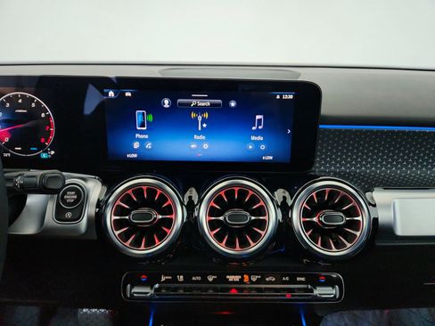 Certified 2024 Mercedes-Benz GLB 250 4MATIC image 14