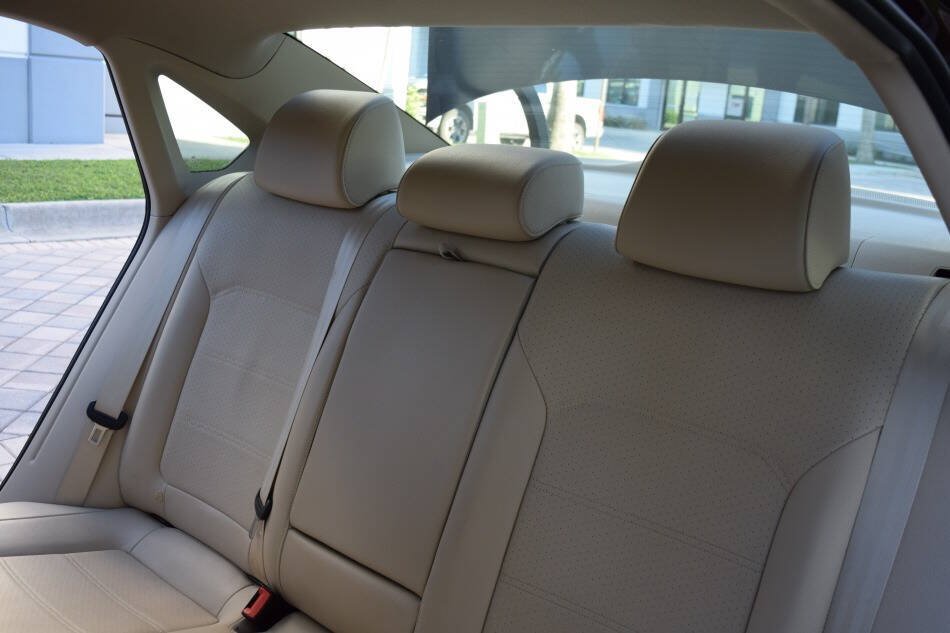 Used 2014 Volkswagen Passat TDI SE FWD image 44
