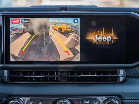 Used 2024 Jeep Wrangler Unlimited Rubicon w/ Technology Group image 37