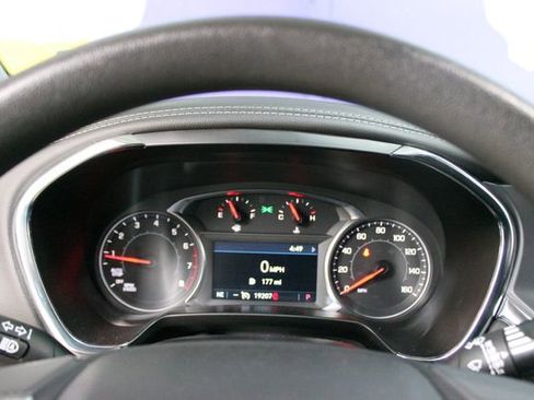 Used 2025 Chevrolet Blazer LT FWD image 18