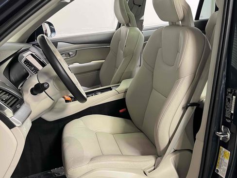 Used 2021 Volvo XC90 T5 Momentum AWD/4WD image 34