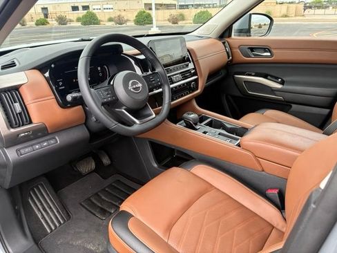 Certified 2023 Nissan Pathfinder Platinum w/ Cargo Package AWD/4WD image 11