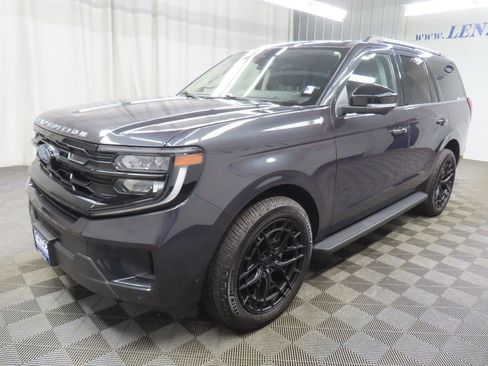 Used 2025 Ford Expedition Active AWD/4WD image 7