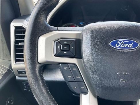 Used 2019 Ford F150 Lariat w/ Equipment Group 501A Mid AWD/4WD image 10
