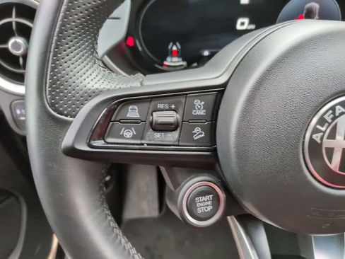 Used 2024 Alfa Romeo Stelvio Veloce image 27