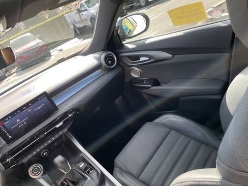 Used 2024 Alfa Romeo Tonale Ti image 22