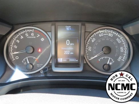 Used 2021 Toyota Tacoma TRD Sport image 33