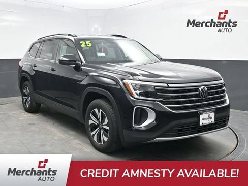 Used 2025 Volkswagen Atlas SE AWD/4WD image 1