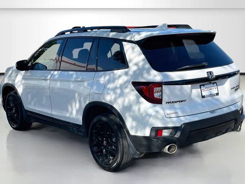 Used 2024 Honda Passport Black Edition image 5