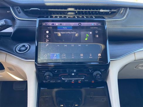 Used 2022 Jeep Grand Cherokee L Limited w/ Trailer Tow Group (B) image 31