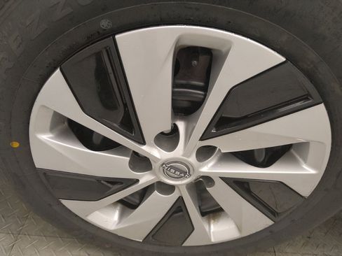 Used 2023 Nissan Altima 2.5 S FWD image 31