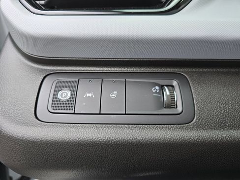 New 2027 Chevrolet Bolt LT w/ Comfort Package FWD image 27