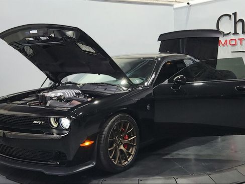 Used 2016 Dodge Challenger SRT Hellcat RWD image 17