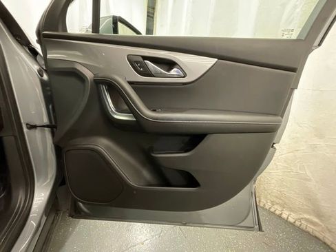 Used 2025 Chevrolet Blazer LT FWD image 22