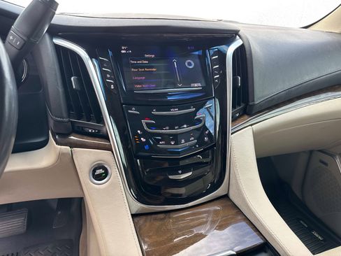 Used 2018 Cadillac Escalade Premium Luxury w/ LPO, Radiant Package RWD image 28